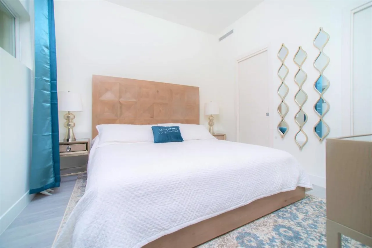 Lägenhet Cayman Luxury Rentals At The Grove West Bay