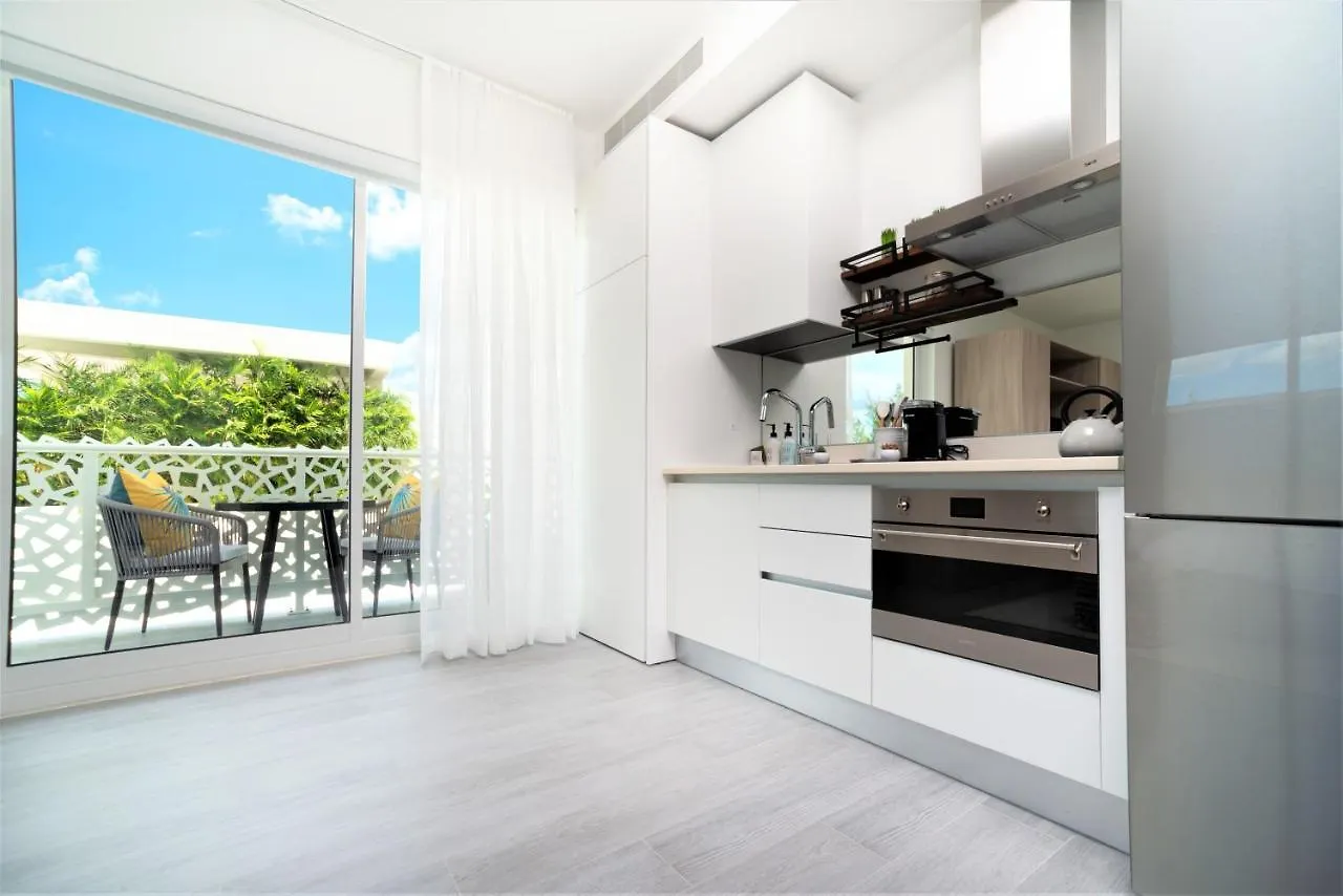 Lägenhet Cayman Luxury Rentals At The Grove West Bay