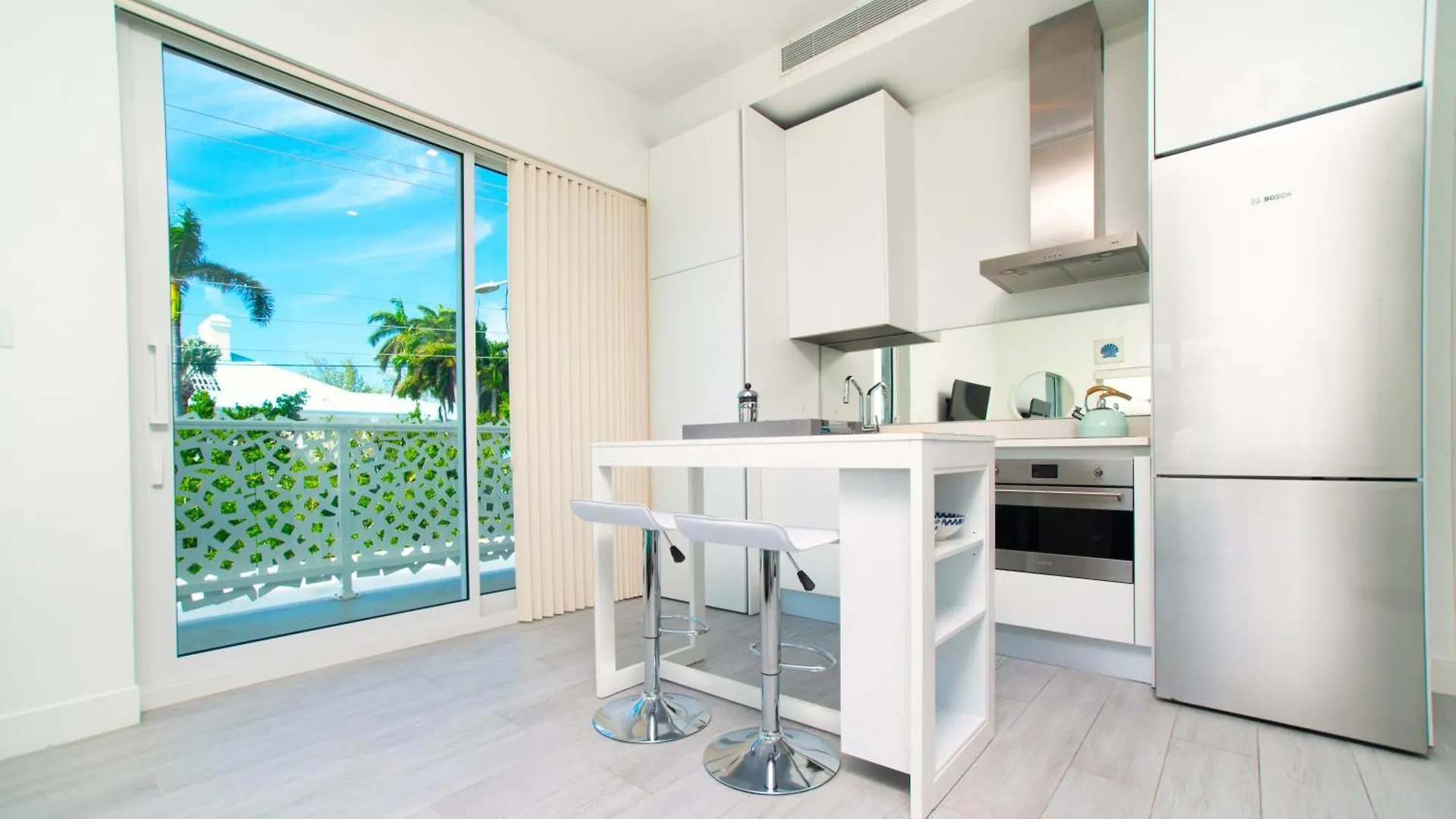Cayman Luxury Rentals At The Grove West Bay Lägenhet